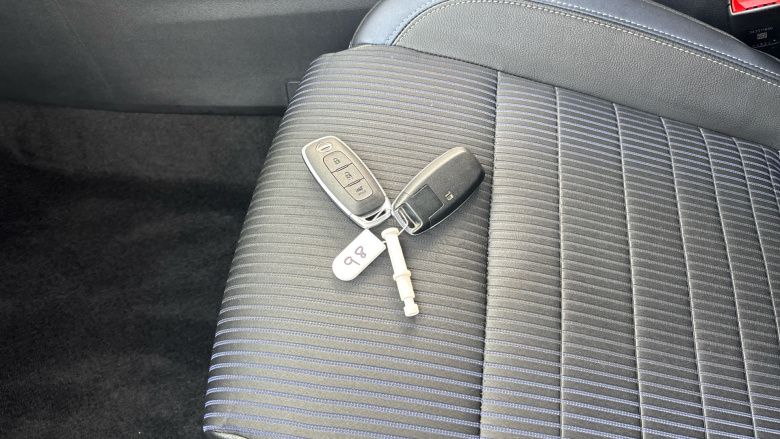 Nissan Qashqai 1.3 DiG-T MH Tekna 5dr Petrol Hatchback